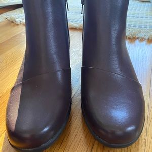 Ladies dress boots in brown